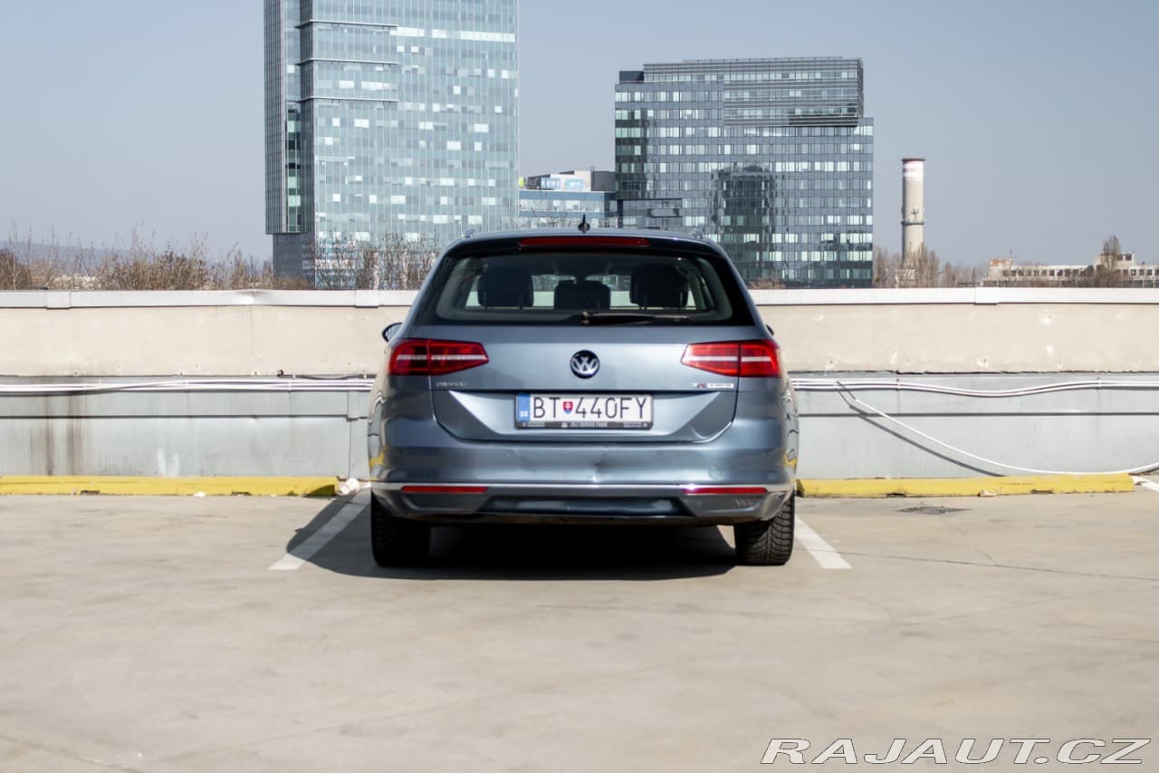 2015 Volkswagen Passat - 7