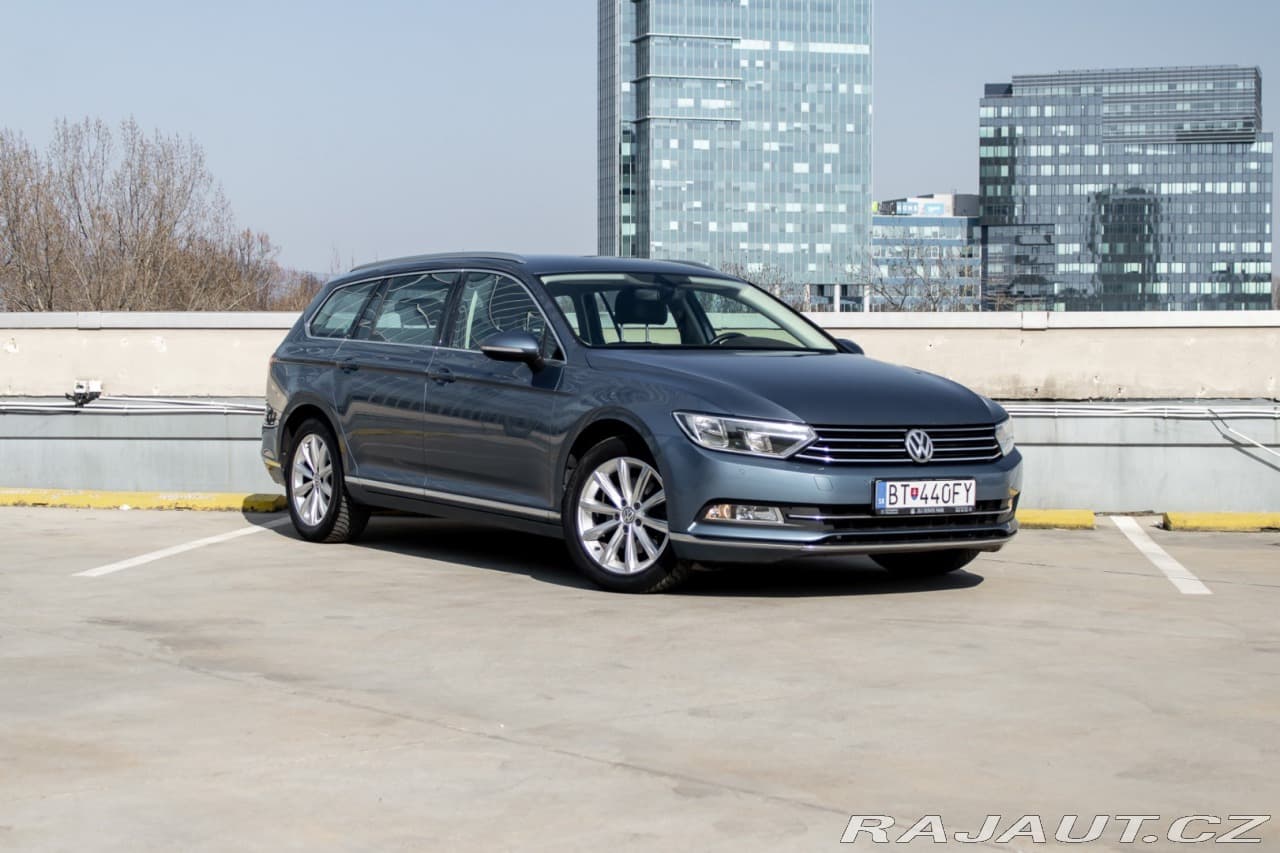 2015 Volkswagen Passat - 9