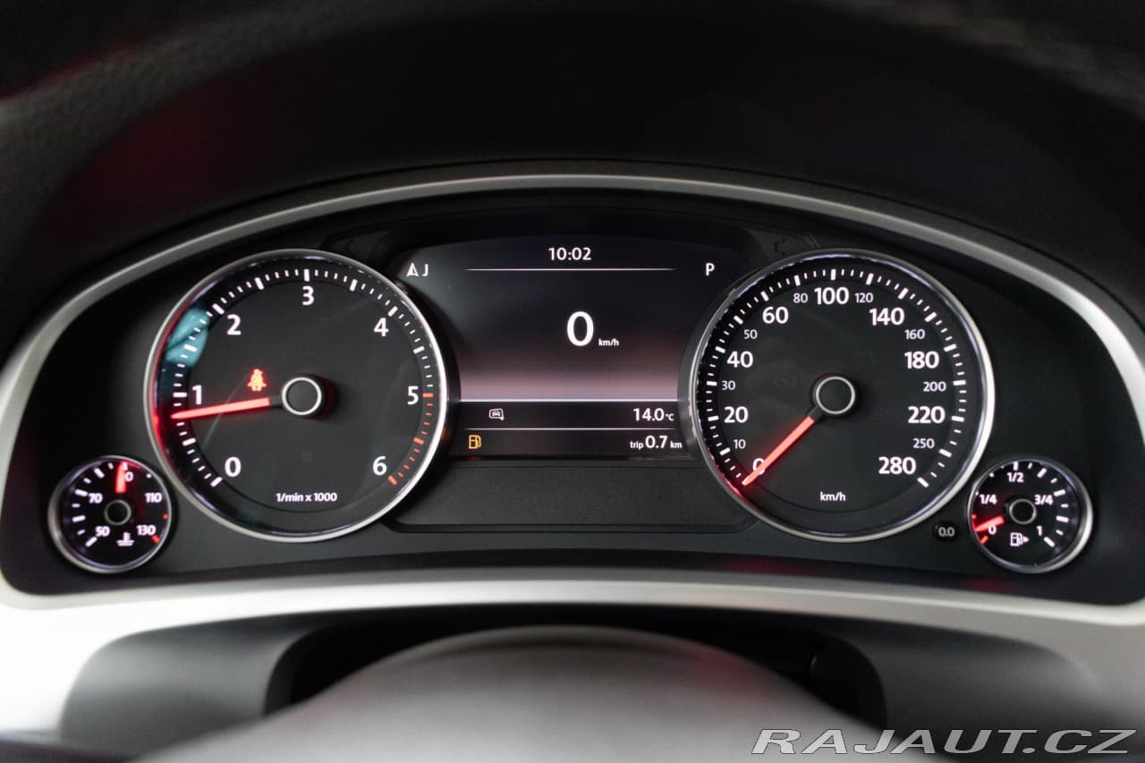 2015 Volkswagen Touareg - 20