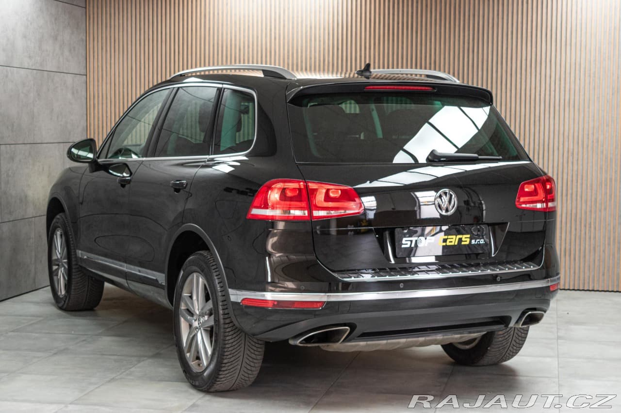 2015 Volkswagen Touareg - 4