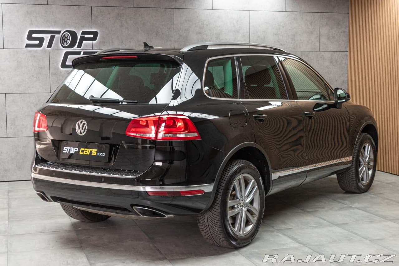 2015 Volkswagen Touareg - 7