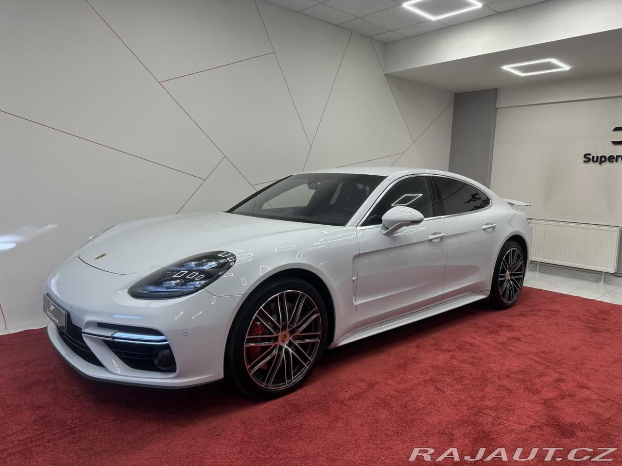 2017 Porsche PANAMERA