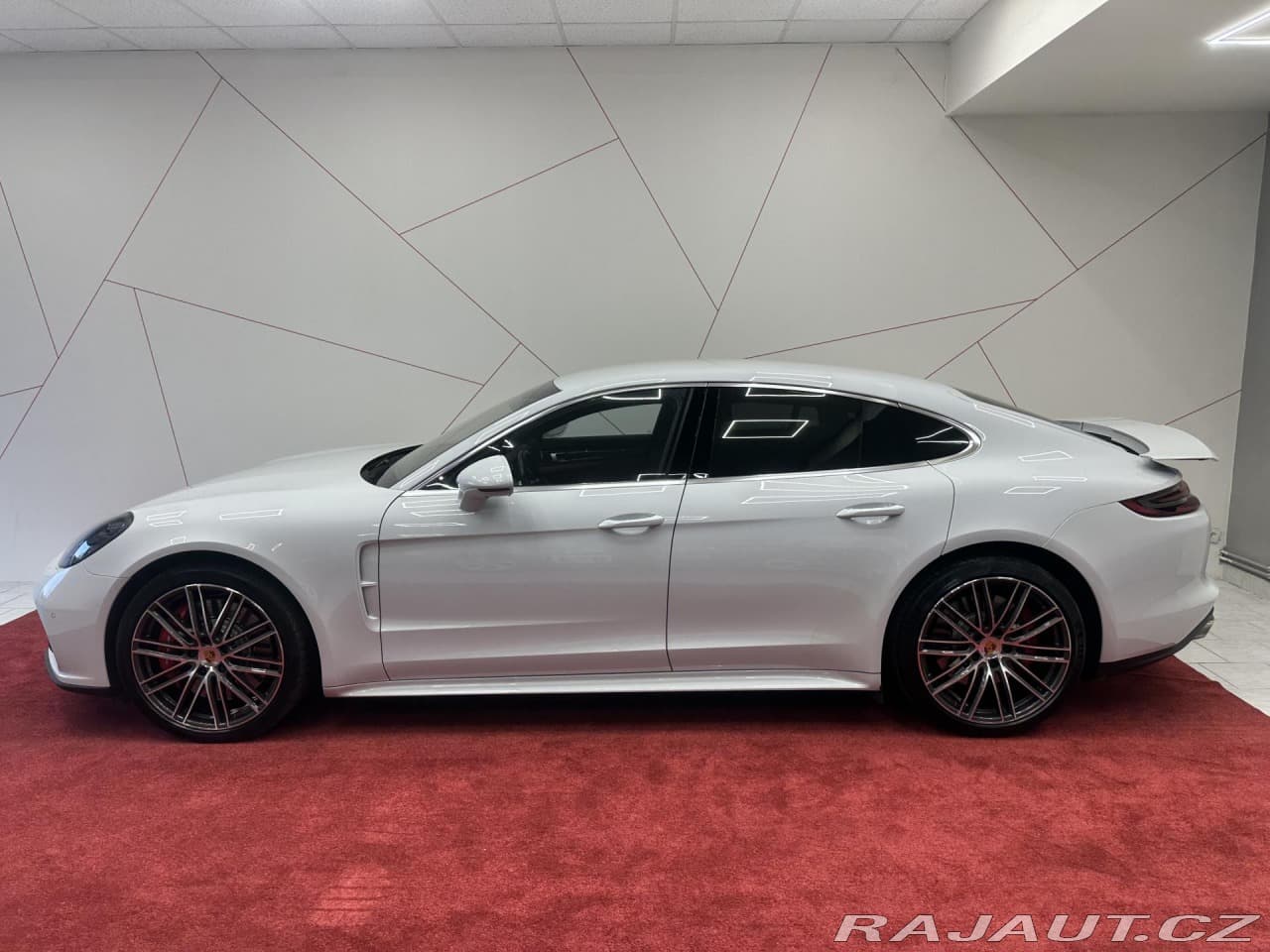2017 Porsche PANAMERA - 2