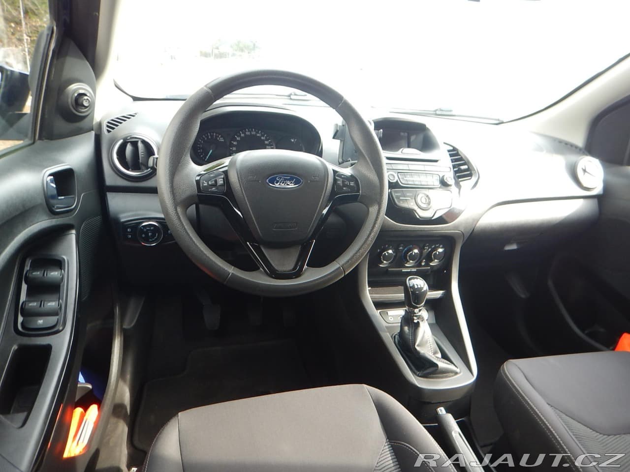 2016 Ford Ostatní - 11