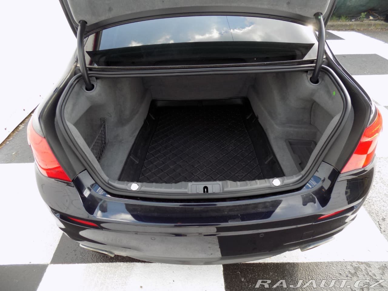 2012 BMW 7-Series - 9