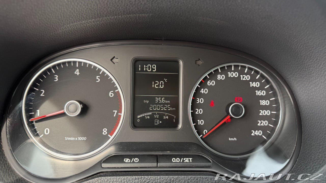 2014 Volkswagen Polo - 13