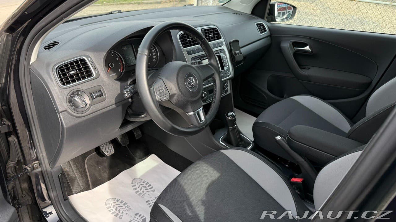 2014 Volkswagen Polo - 8