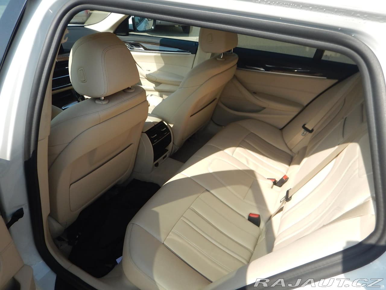 2019 BMW 5-Series - 10