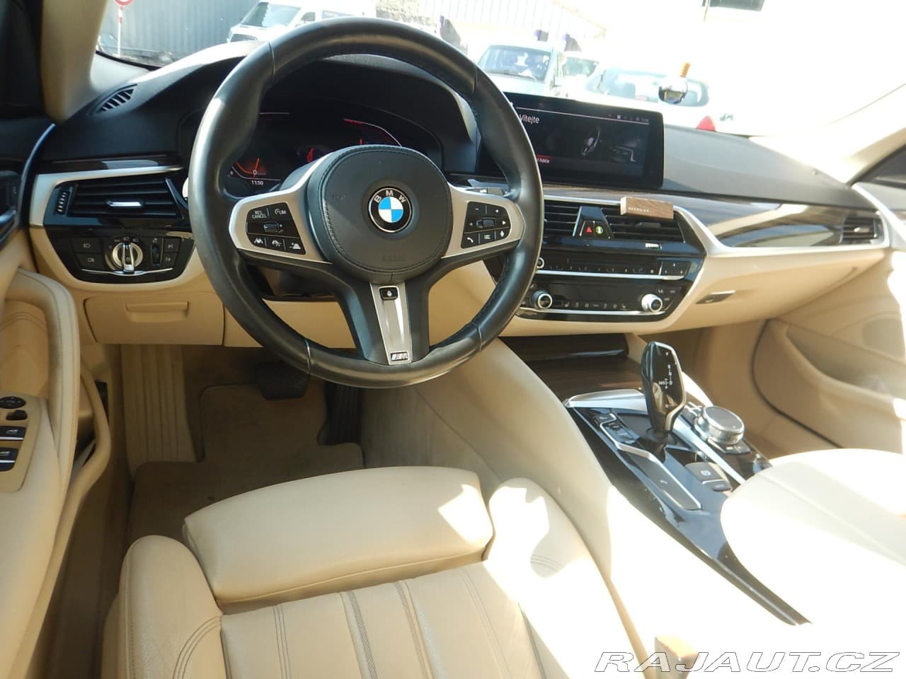 2019 BMW 5-Series - 11