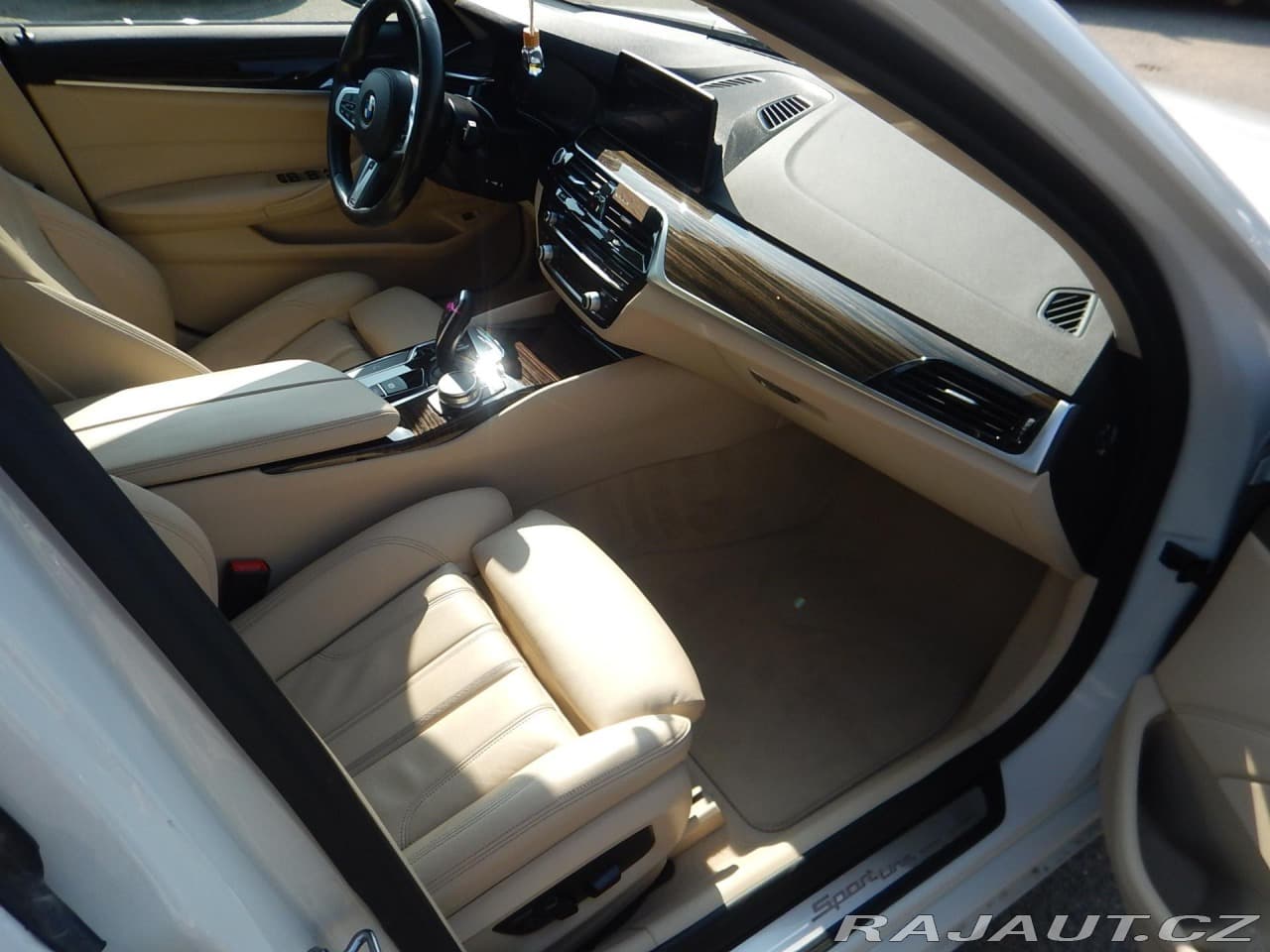 2019 BMW 5-Series - 13