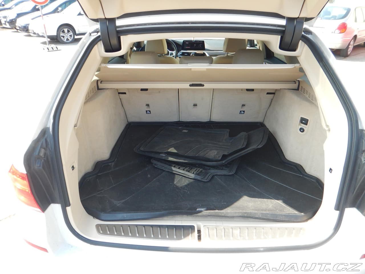 2019 BMW 5-Series - 14