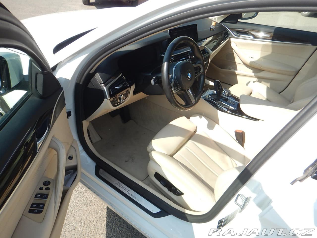 2019 BMW 5-Series - 9