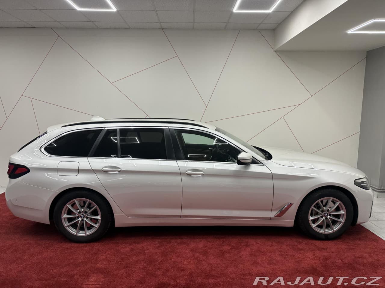 2021 BMW 5-SERIES - 5