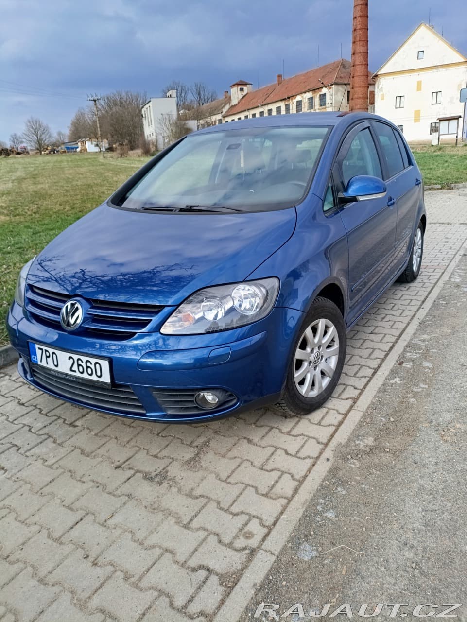2006 Volkswagen Golf - 2
