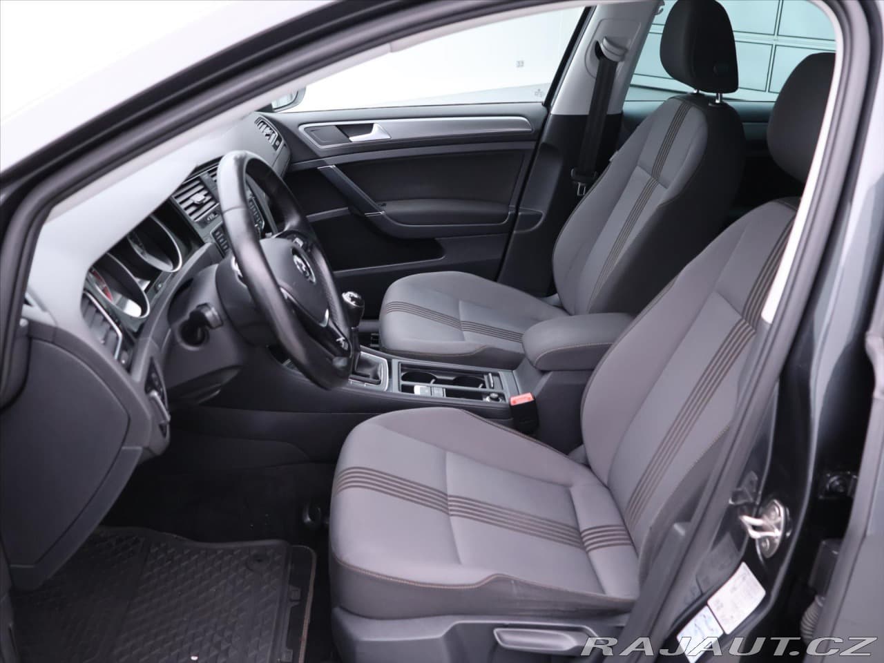 2016 Volkswagen Golf - 10