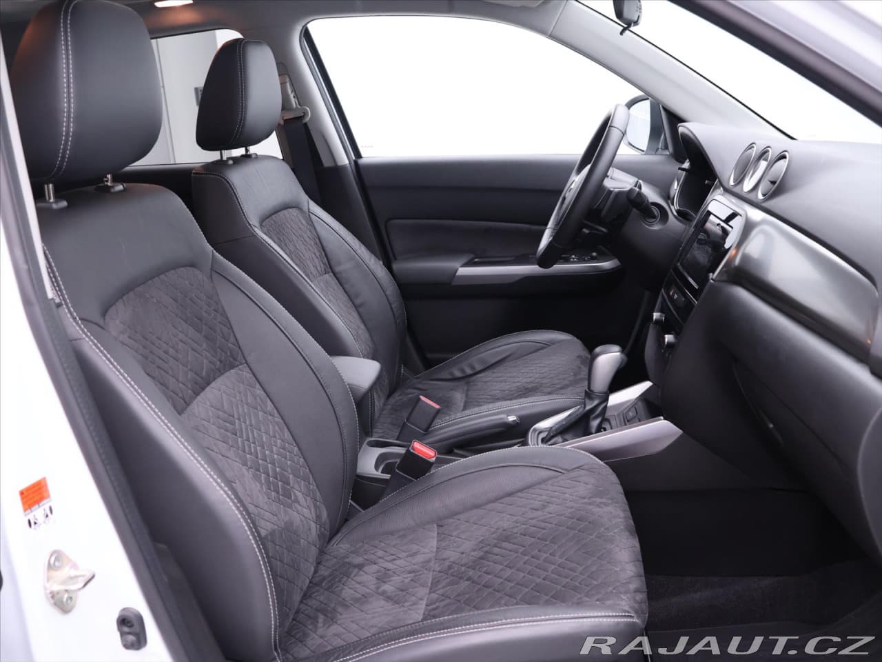 2019 Suzuki Vitara - 14