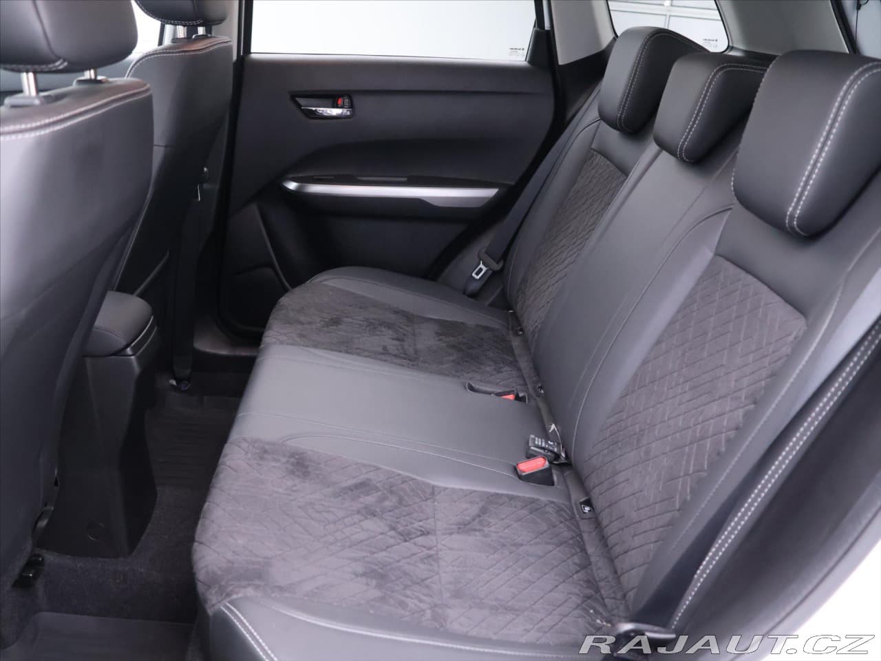 2019 Suzuki Vitara - 16