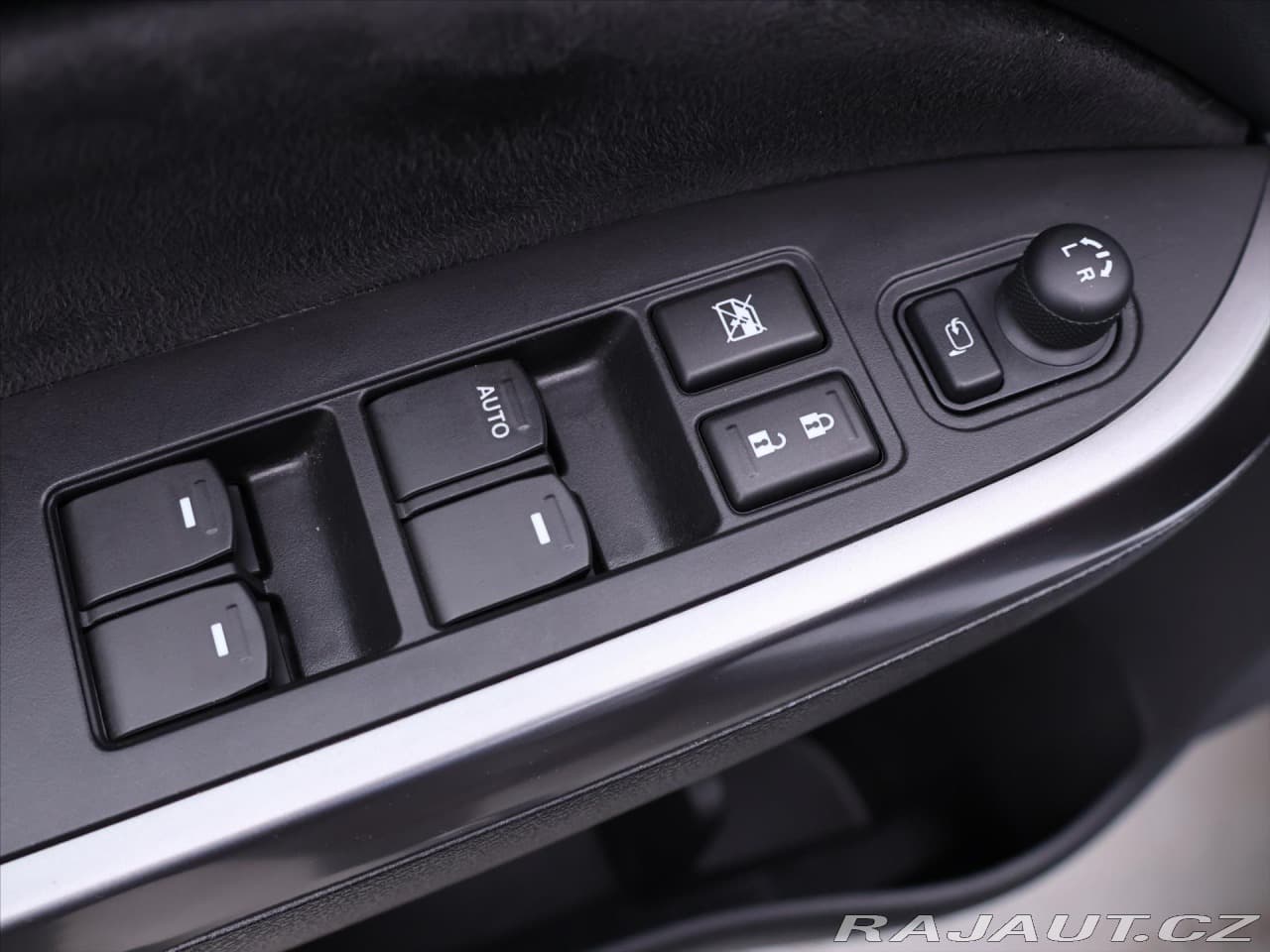 2019 Suzuki Vitara - 17