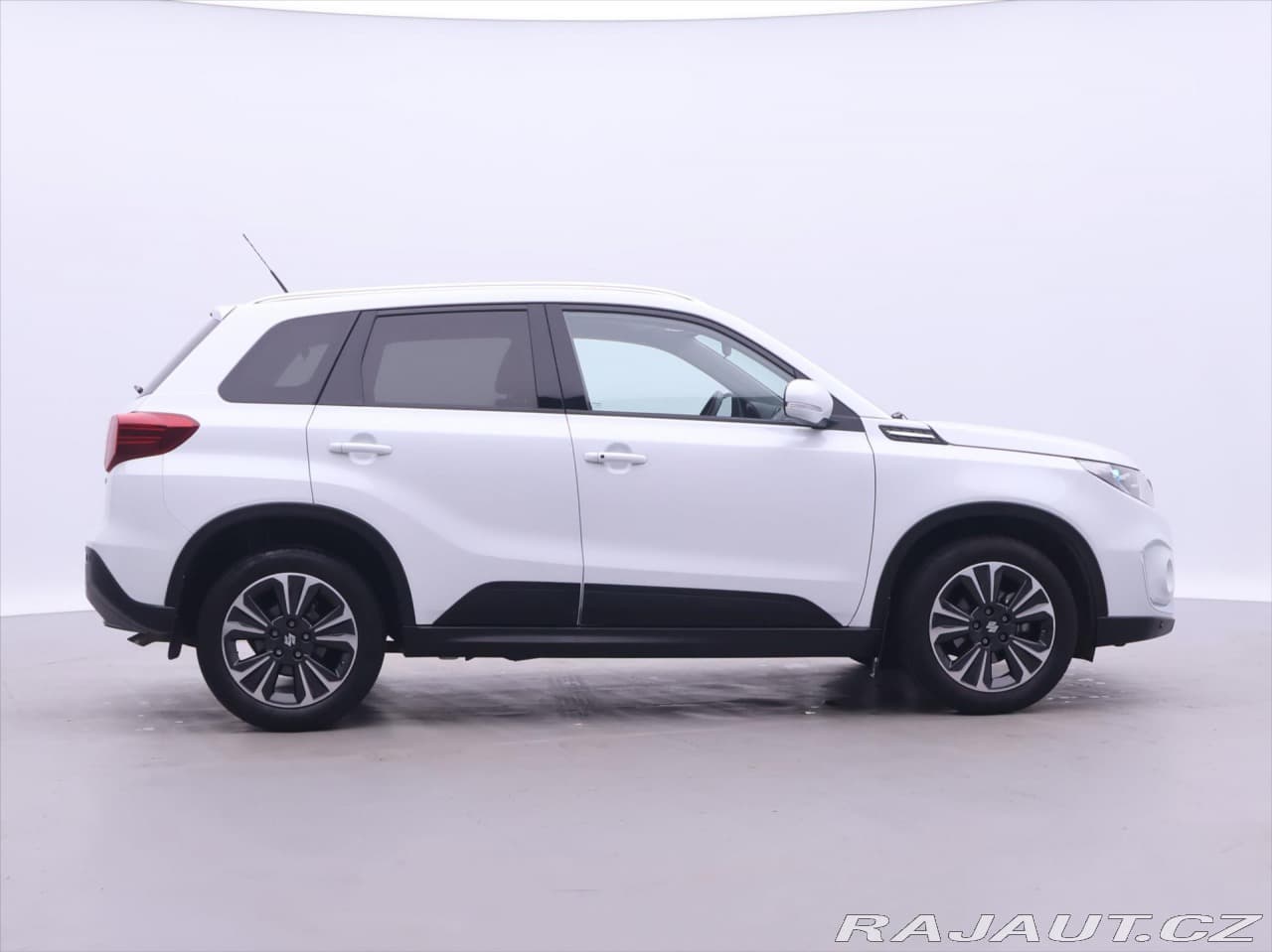 2019 Suzuki Vitara - 8