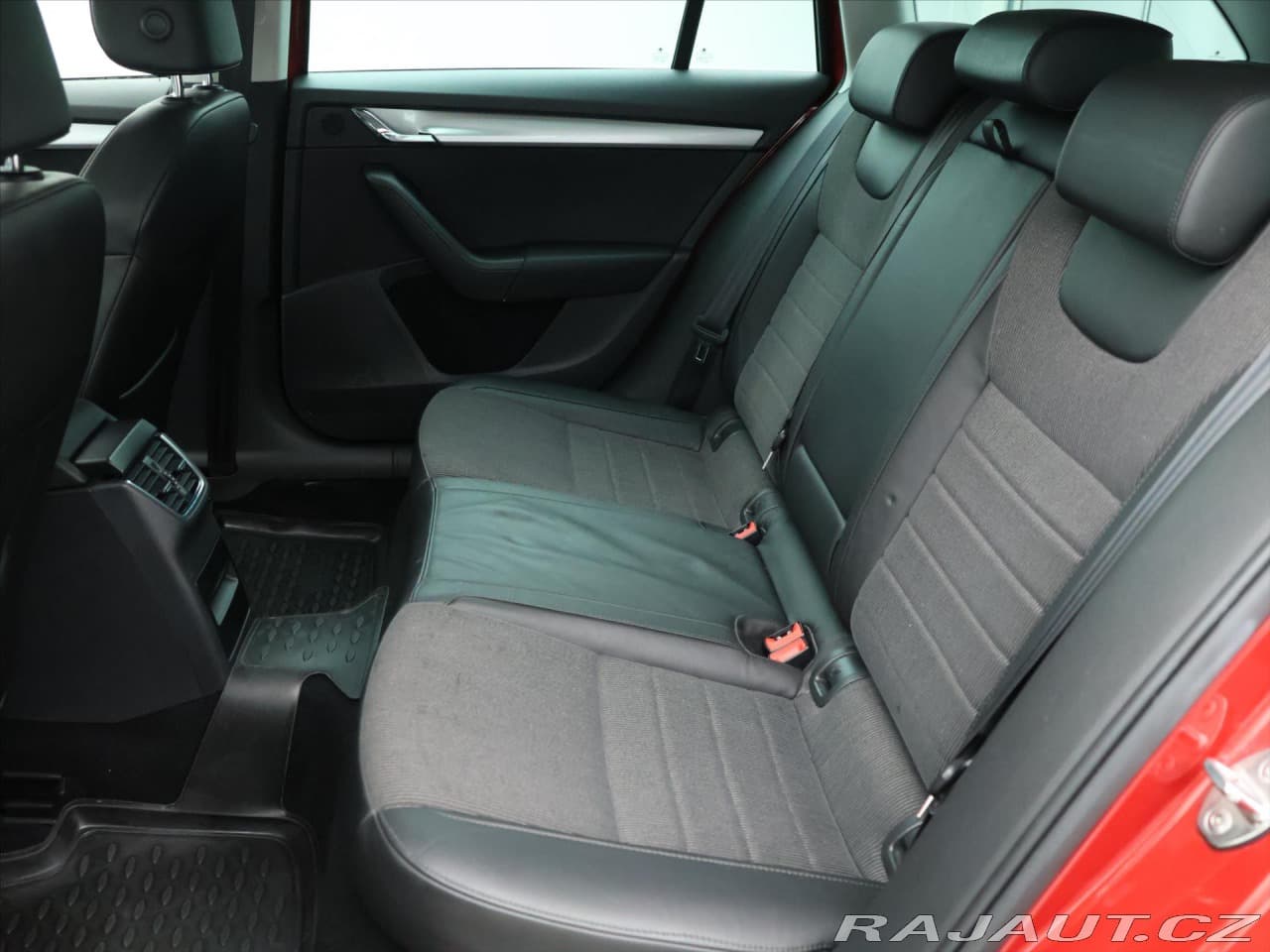 2014 Škoda Octavia - 13