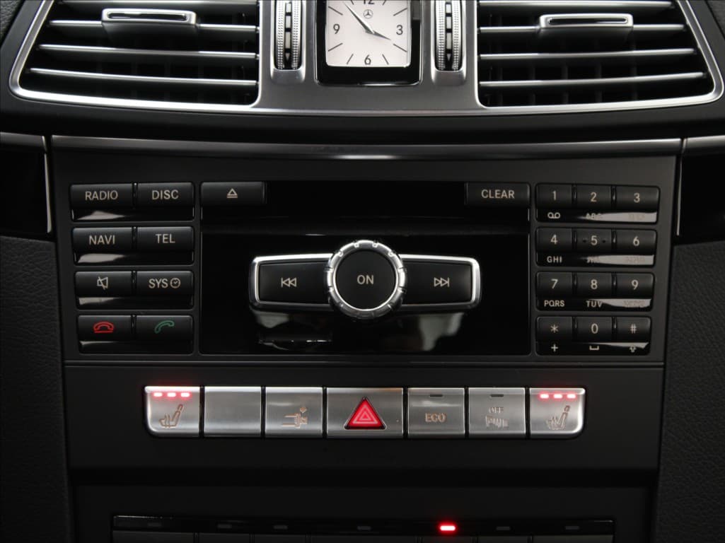 2013 Mercedes-Benz E-CLASS - 12