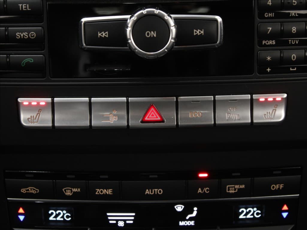 2013 Mercedes-Benz E-CLASS - 13