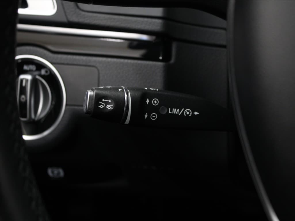 2013 Mercedes-Benz E-CLASS - 18