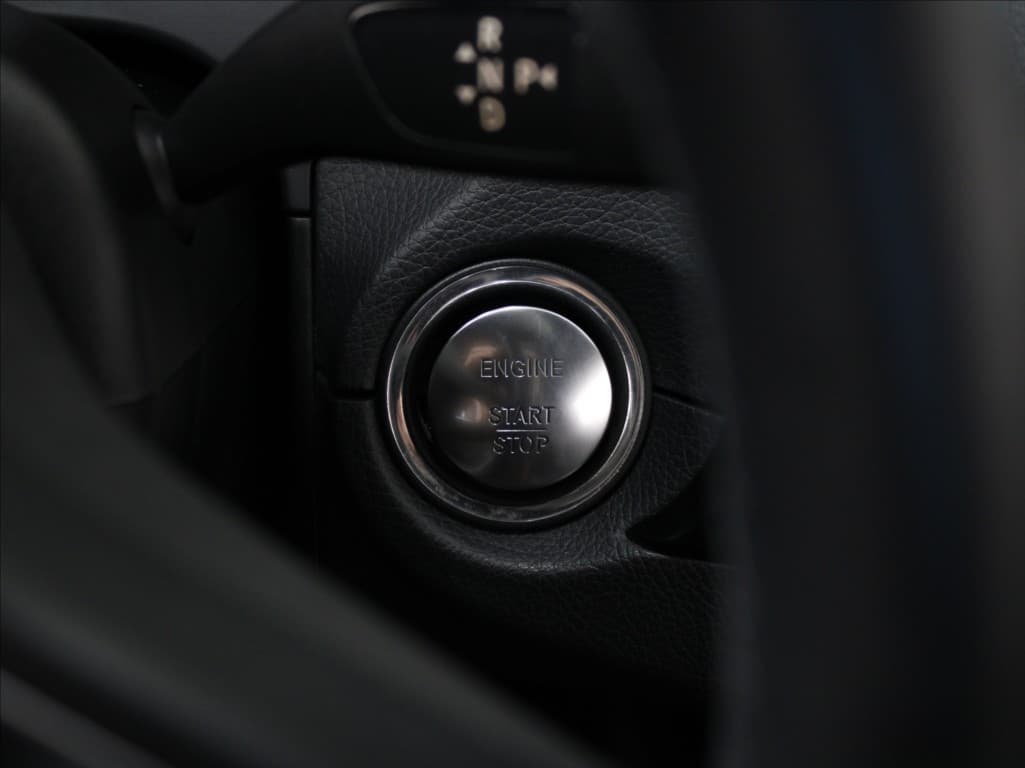 2013 Mercedes-Benz E-CLASS - 19