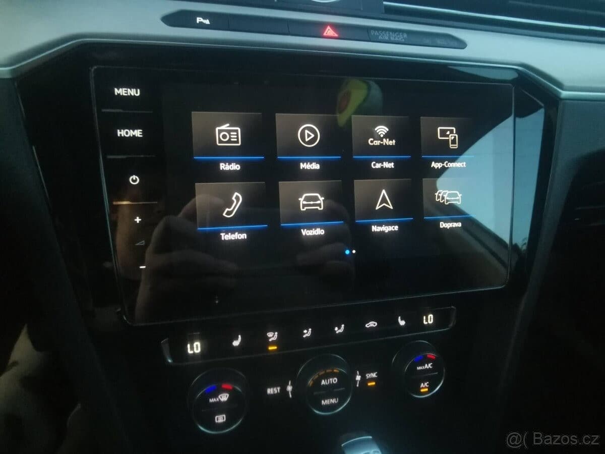 2017 Volkswagen Passat - 3