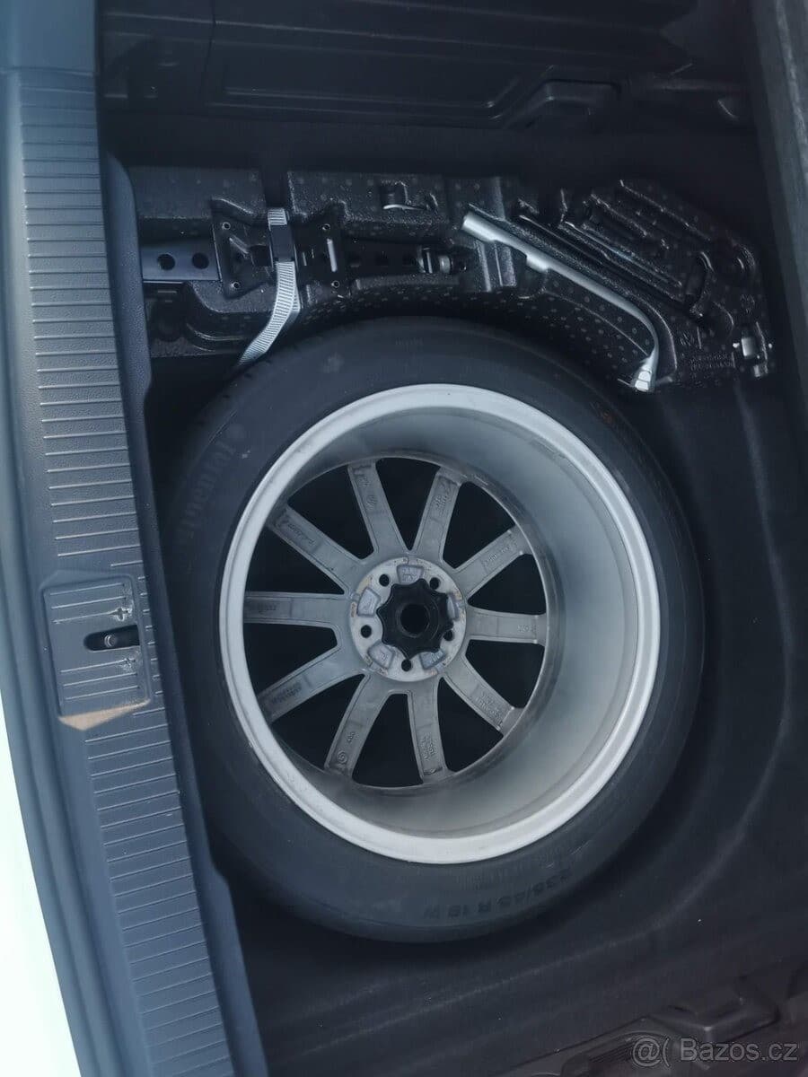 2017 Volkswagen Passat - 12