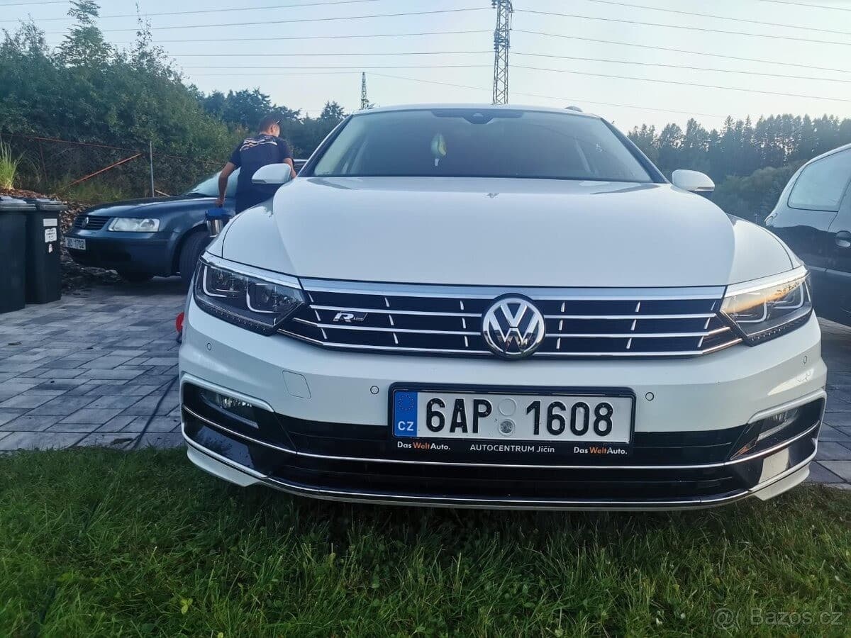 2017 Volkswagen Passat - 9