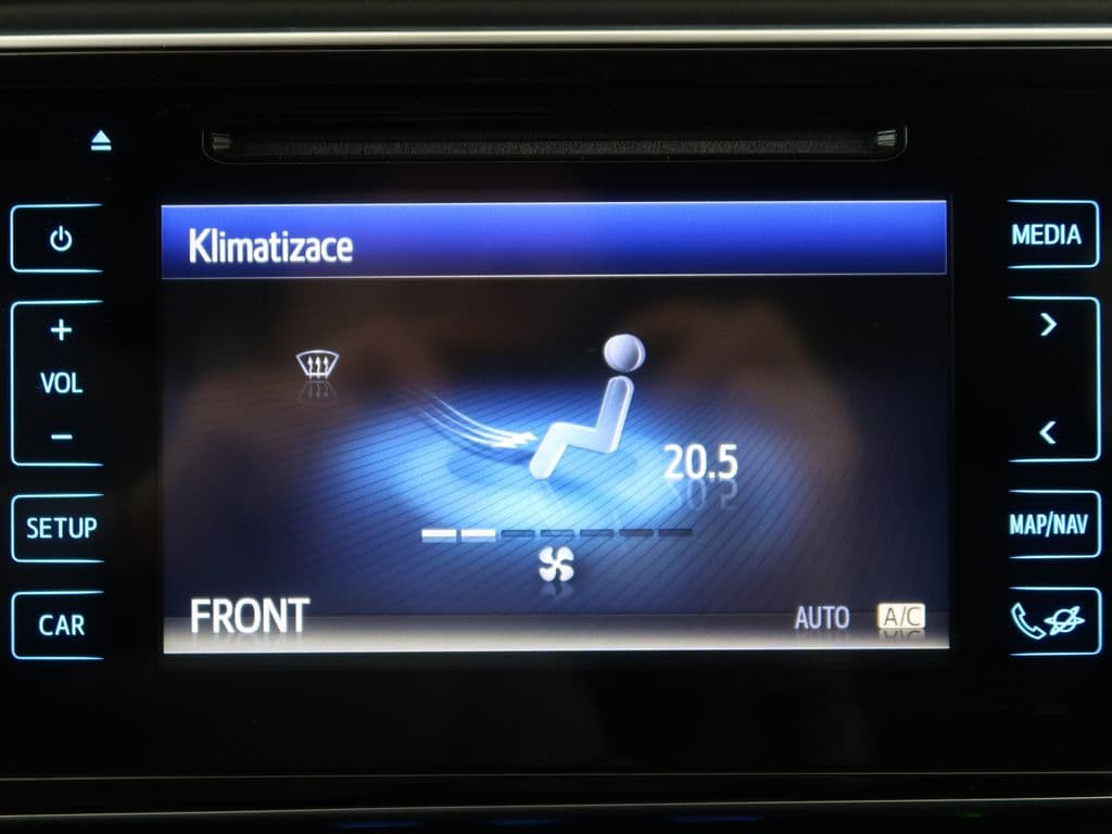 2016 Toyota Auris - 20