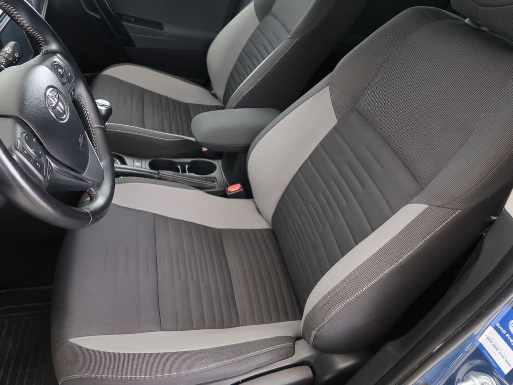 2016 Toyota Auris - 9