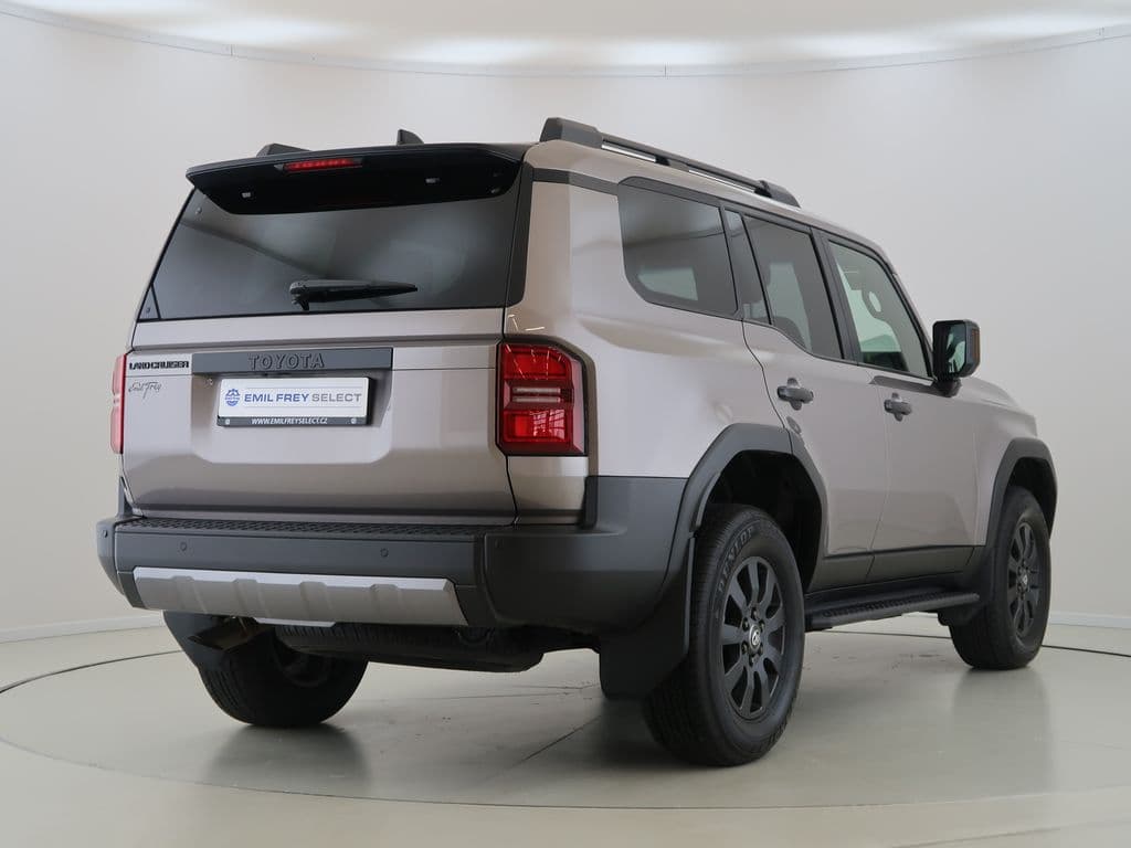 2025 Toyota Land Cruiser - 5