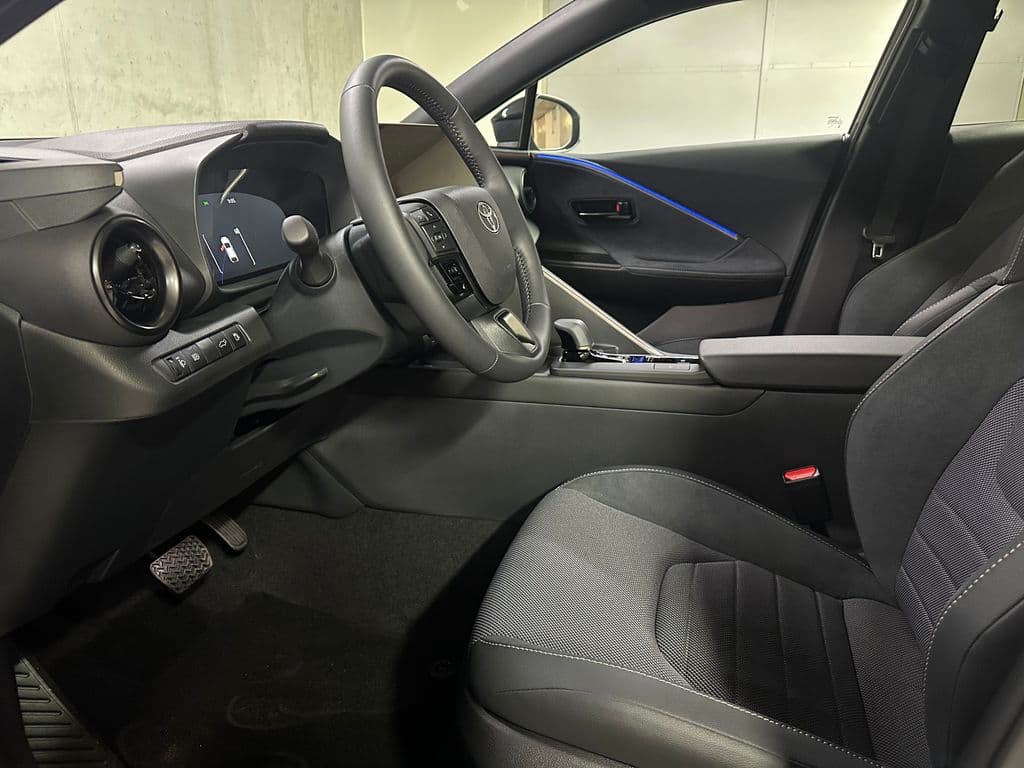 2025 Toyota C-Hr - 9