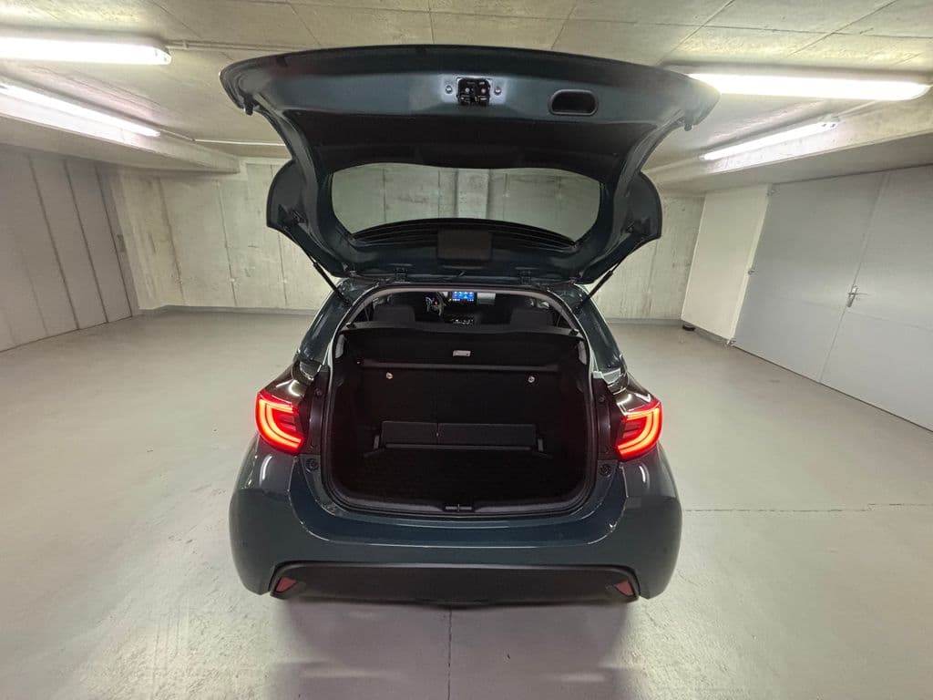 2025 Toyota Yaris - 14