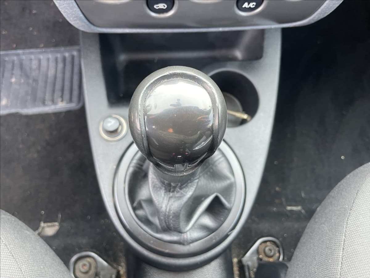 2012 Ford Fusion - 17