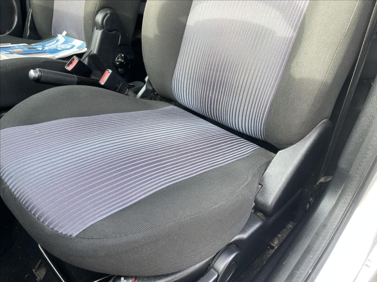 2012 Ford Fusion - 18