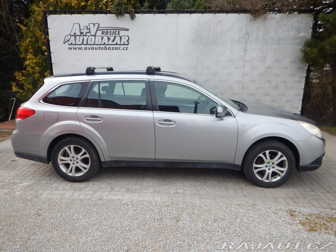 2010 Subaru Outback - 6