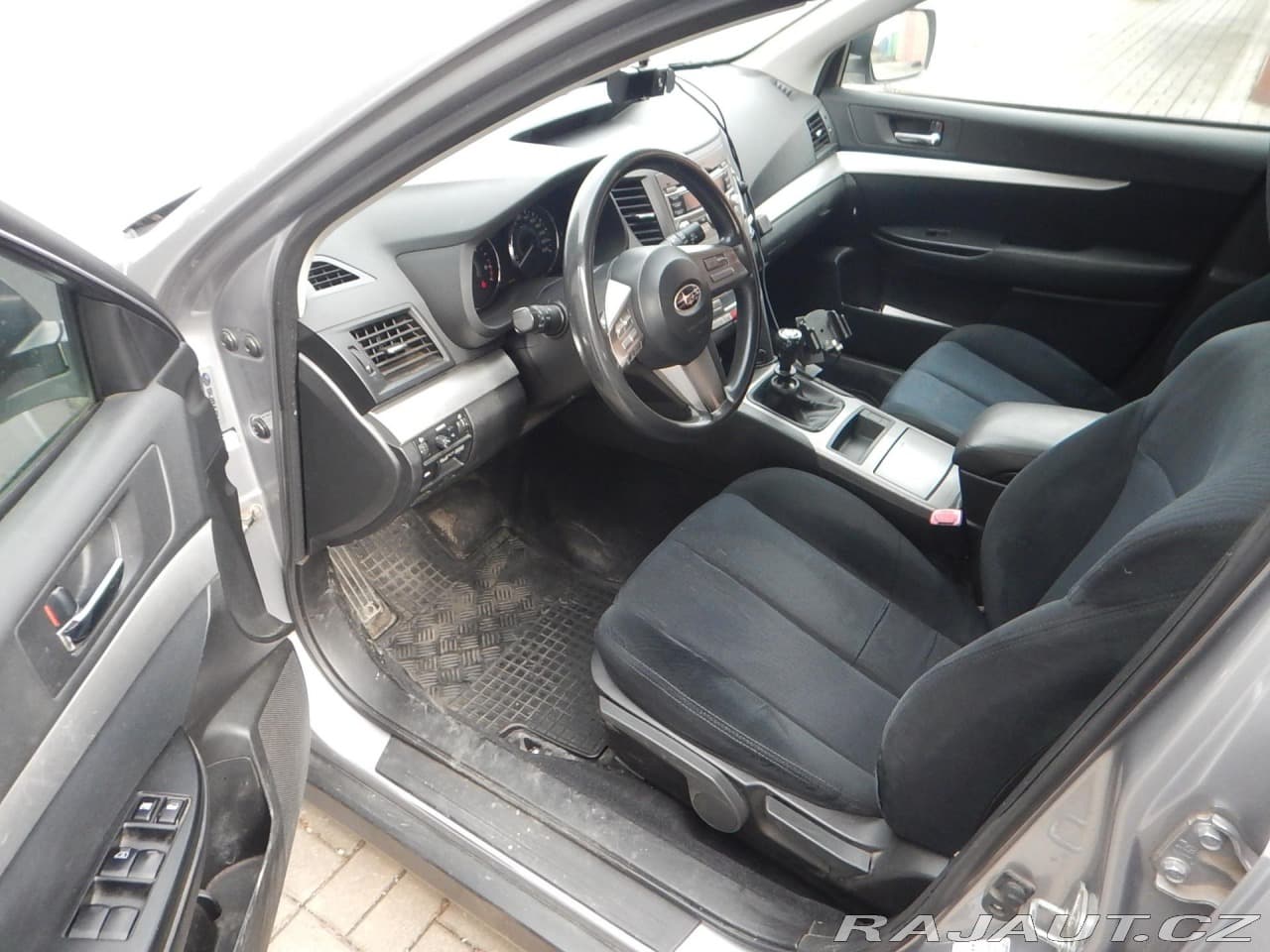 2010 Subaru Outback - 9