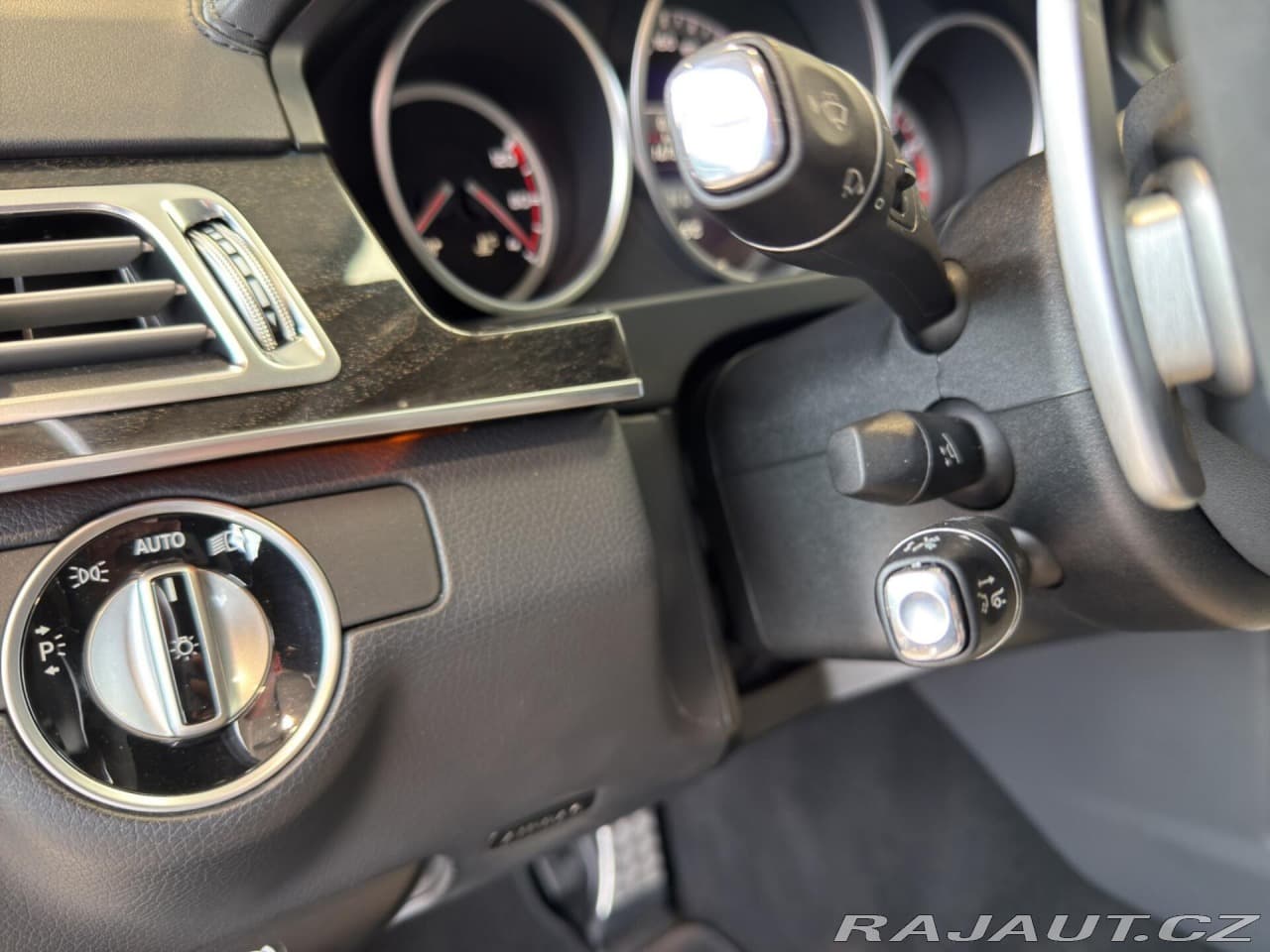 2015 Mercedes-Benz E-CLASS - 10