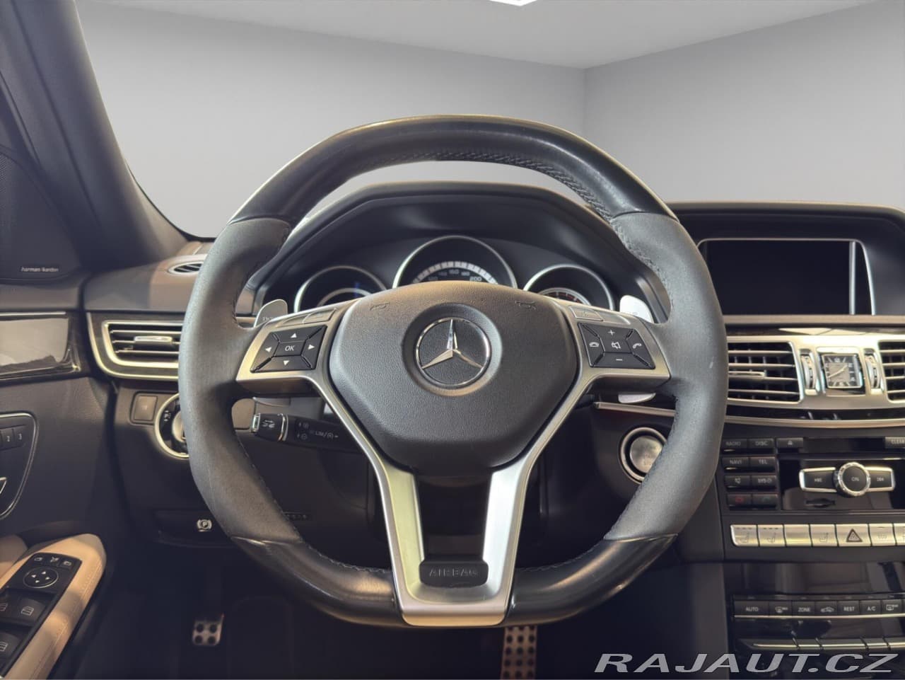 2015 Mercedes-Benz E-CLASS - 11