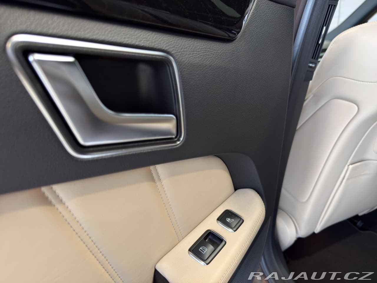 2015 Mercedes-Benz E-CLASS - 19