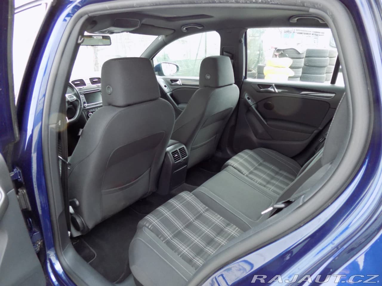 2012 Volkswagen GOLF - 11