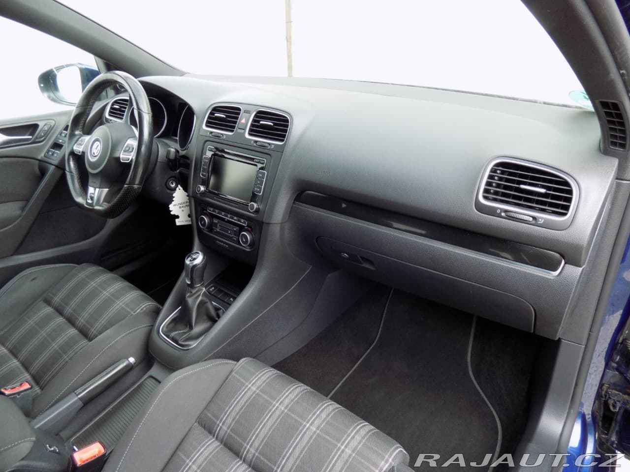 2012 Volkswagen GOLF - 16