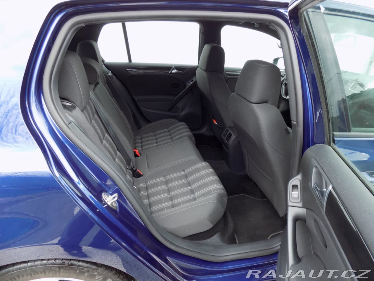 2012 Volkswagen GOLF - 18