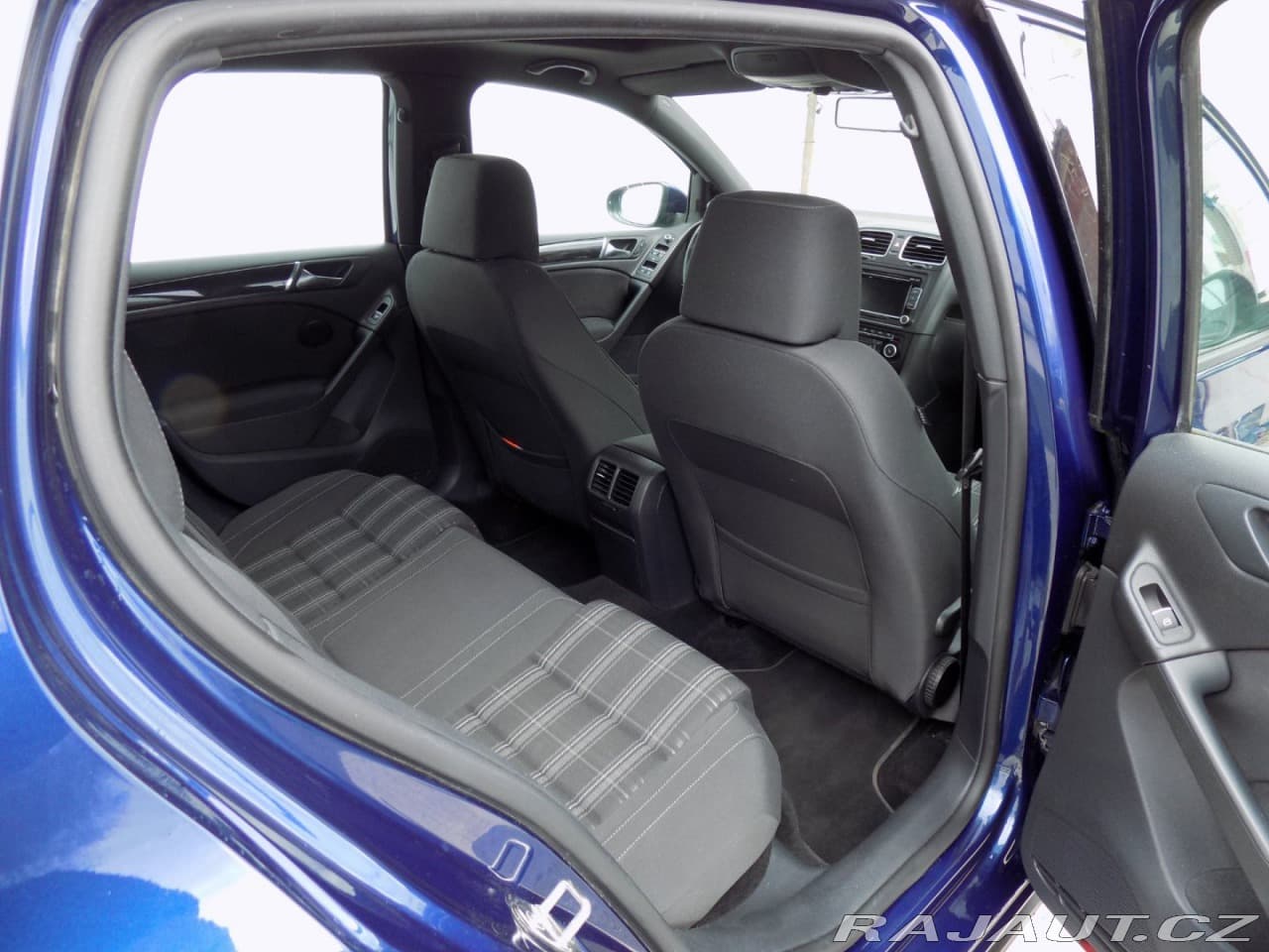 2012 Volkswagen GOLF - 19