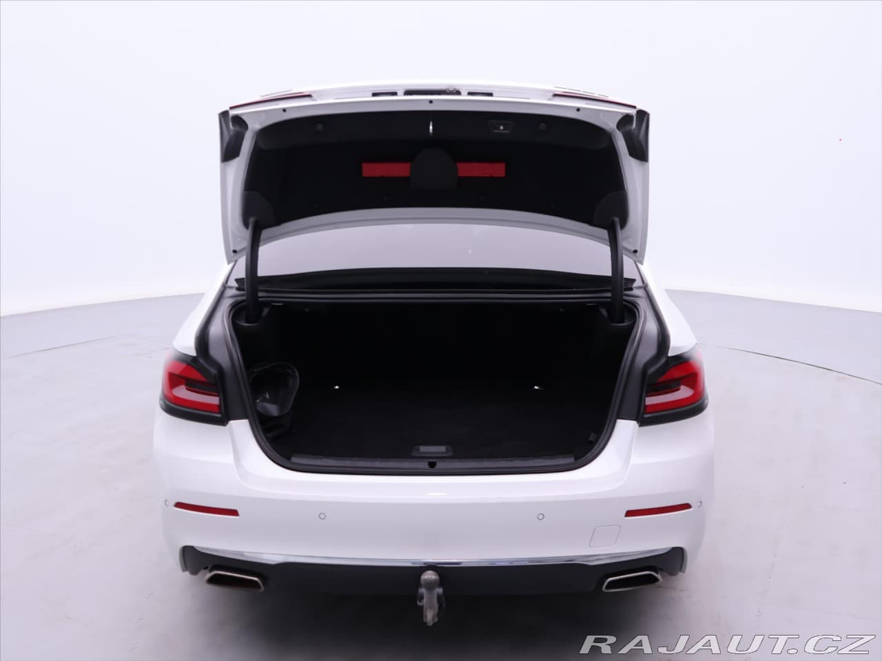 2021 BMW 5-Series - 9