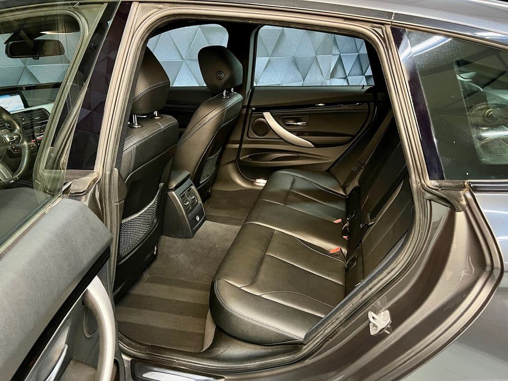 2019 BMW 3-Series - 12