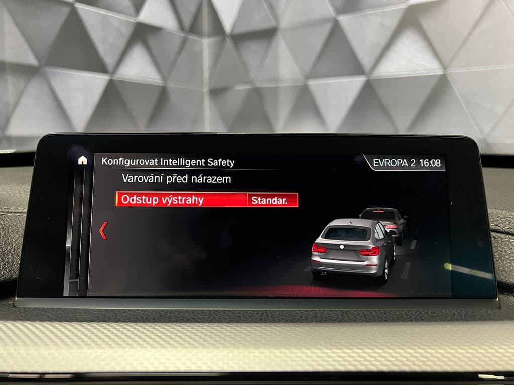 2019 BMW 3-Series - 16